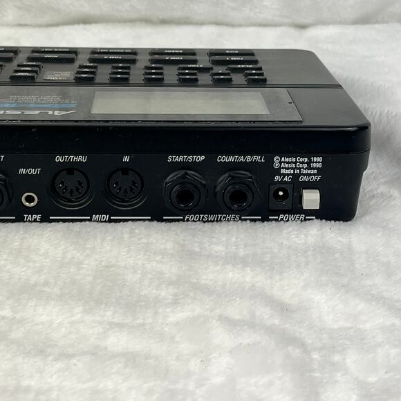 Alesis SR-16 16 Bit Stereo Drum Machine Vintage 1995 MIDI I/O Footswitch Jacks - Picture 3 of 5